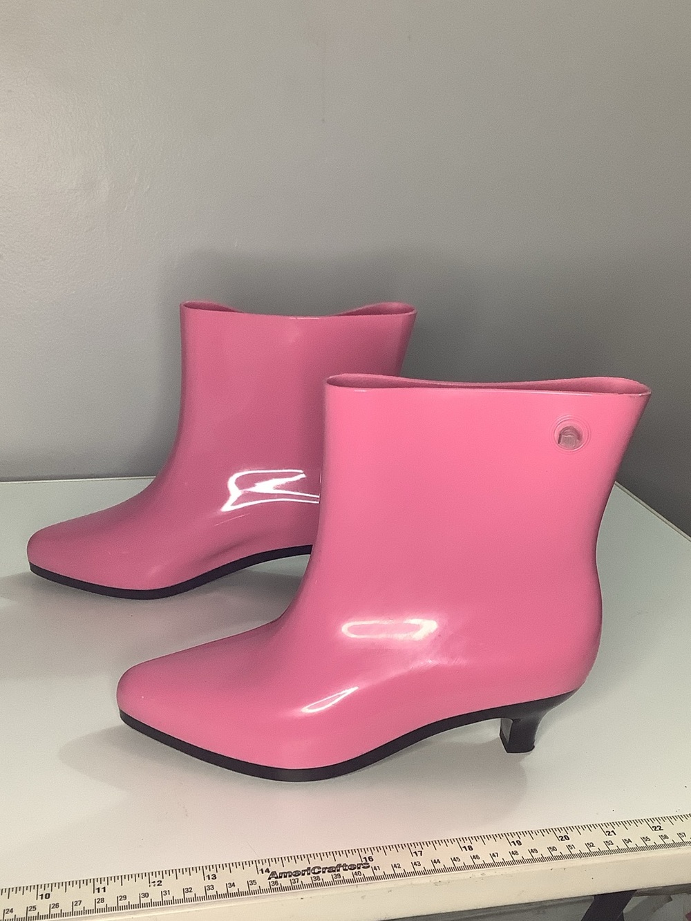 Melissa + Jeremy Scott New York Barbie Pink Sleek Ankle Rain Booties Sz 9